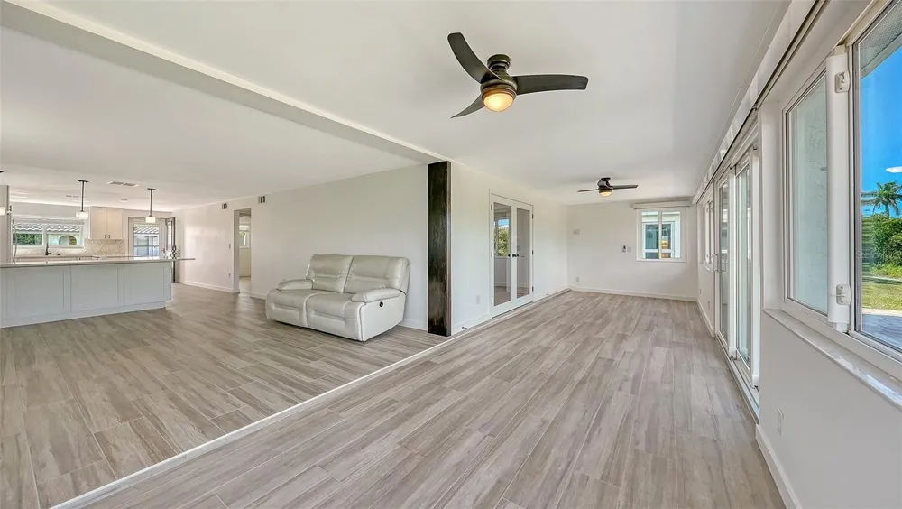 909 SPANISH DRIVE Longboat Key, FL 34228