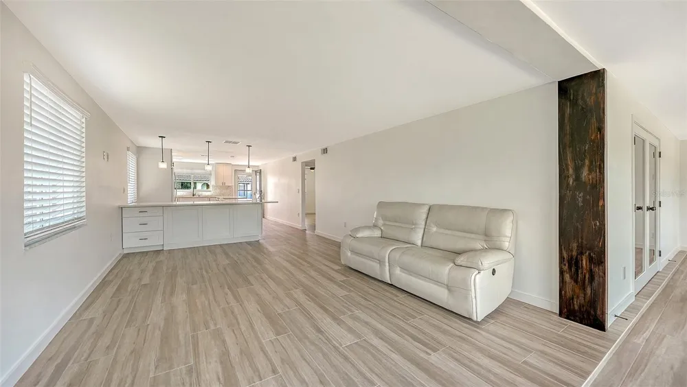909 SPANISH DRIVE Longboat Key, FL 34228