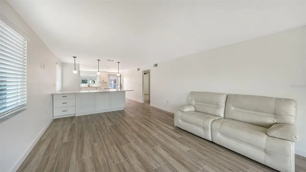 909 SPANISH DRIVE Longboat Key, FL 34228
