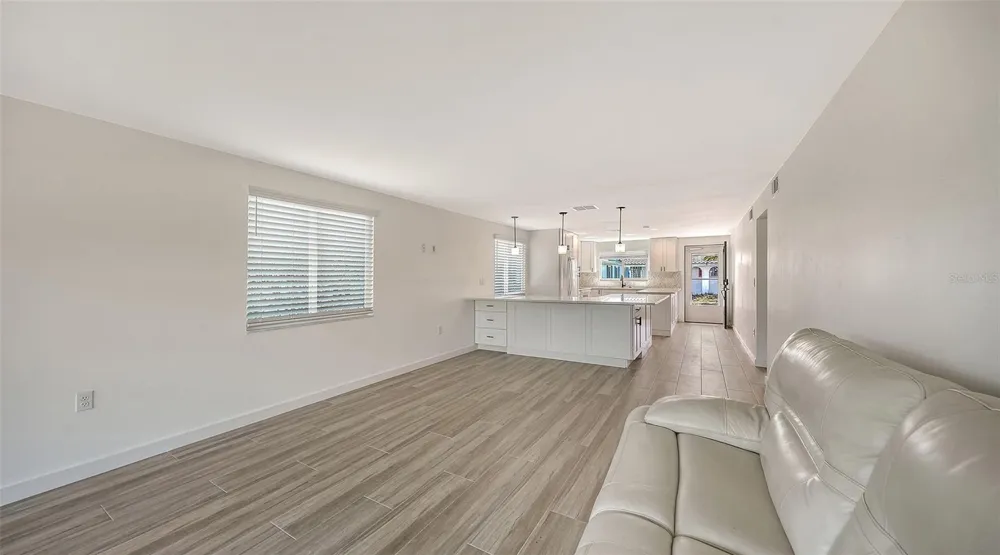 909 SPANISH DRIVE Longboat Key, FL 34228