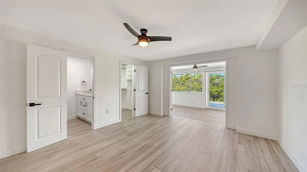 909 SPANISH DRIVE Longboat Key, FL 34228