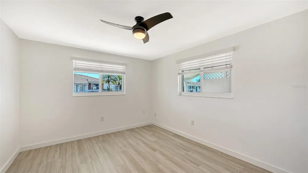 909 SPANISH DRIVE Longboat Key, FL 34228