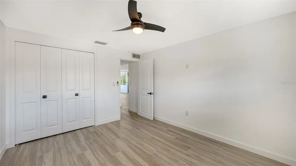 909 SPANISH DRIVE Longboat Key, FL 34228