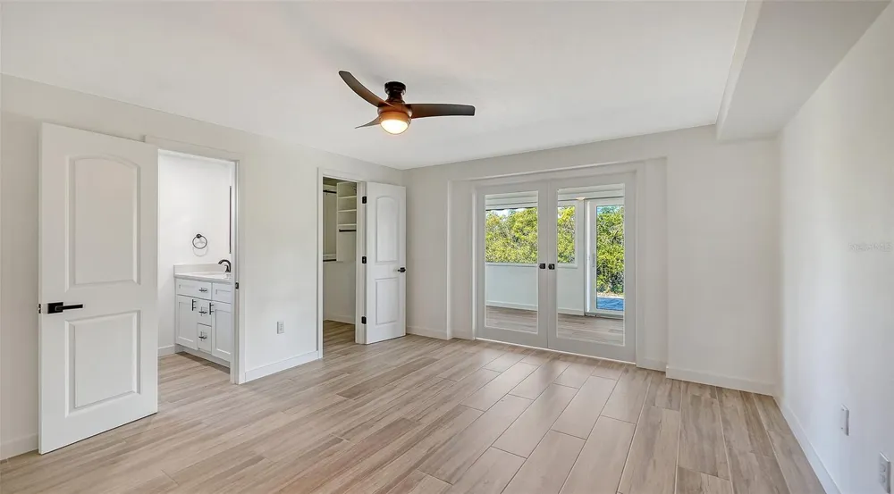 909 SPANISH DRIVE Longboat Key, FL 34228