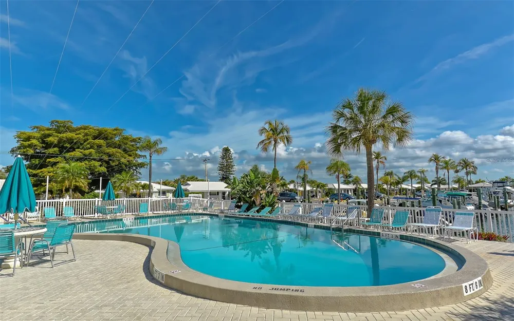 909 SPANISH DRIVE Longboat Key, FL 34228