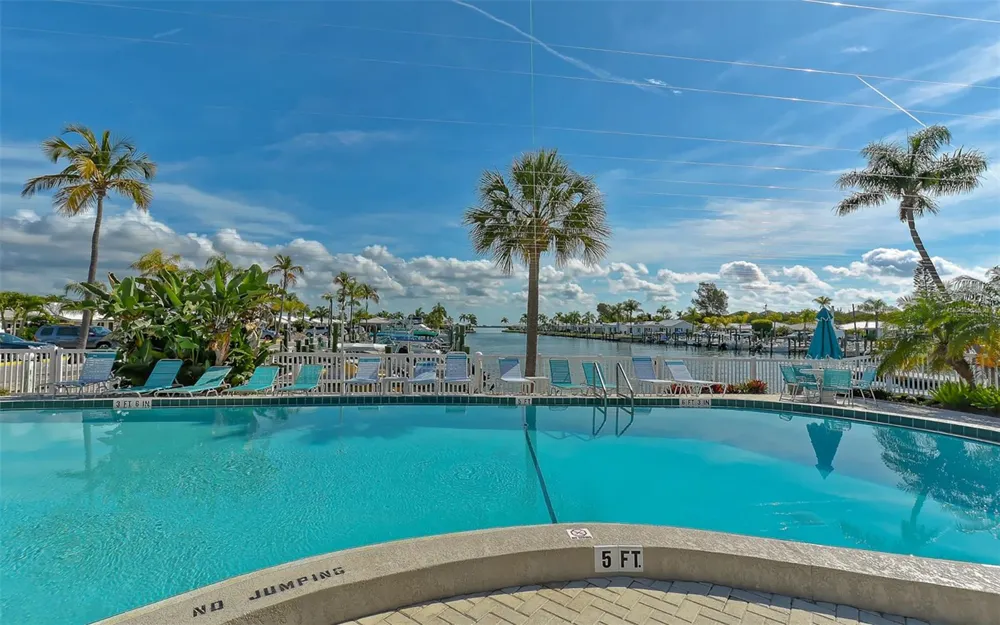909 SPANISH DRIVE Longboat Key, FL 34228