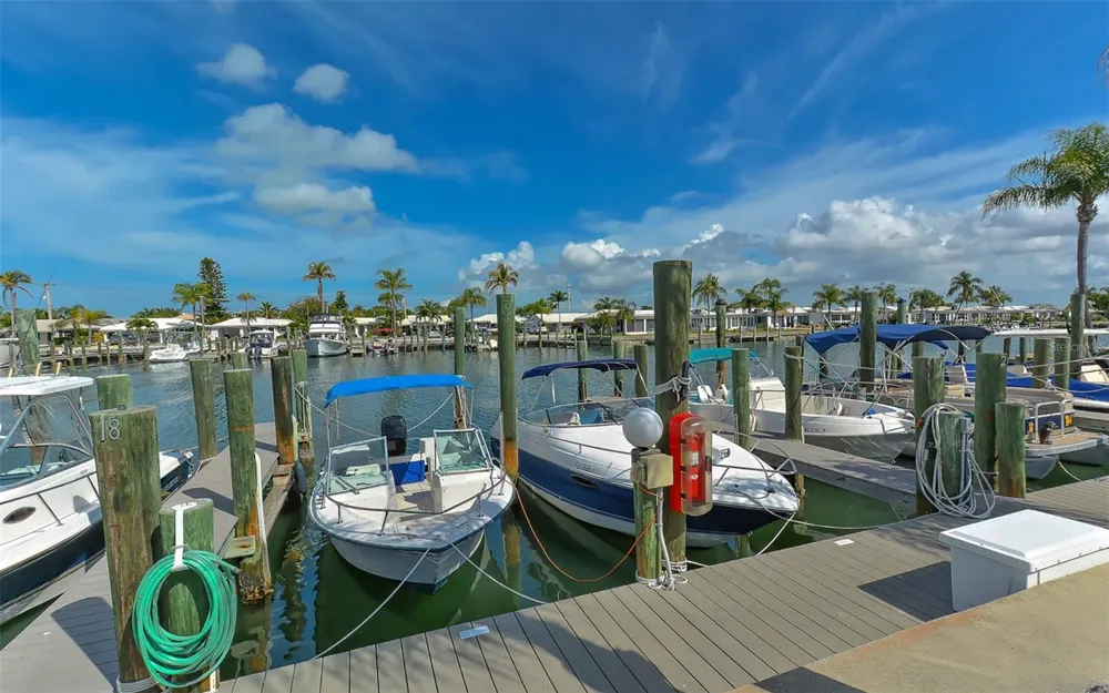 909 SPANISH DRIVE Longboat Key, FL 34228