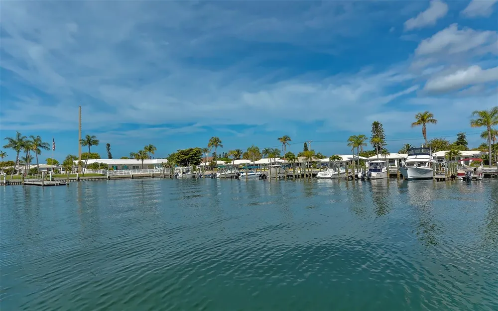 909 SPANISH DRIVE Longboat Key, FL 34228
