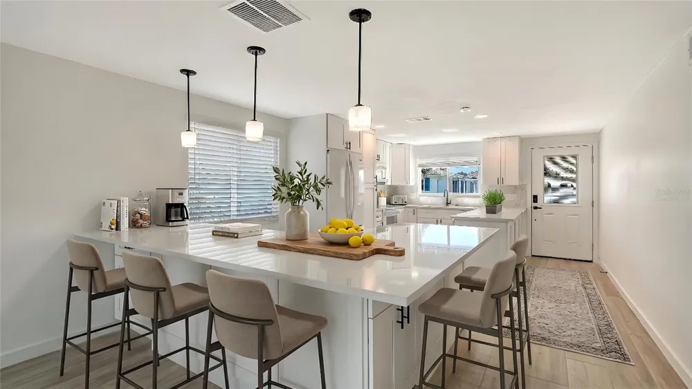 909 SPANISH DRIVE Longboat Key, FL 34228