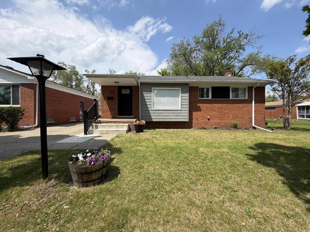 8026 Pembroke Avenue Detroit, MI 48221