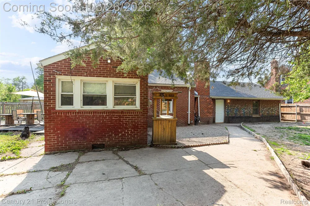 3231 Spruce Street Inkster City, MI 48141