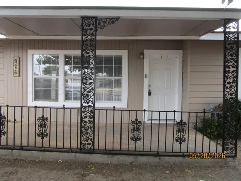 926 West Drive