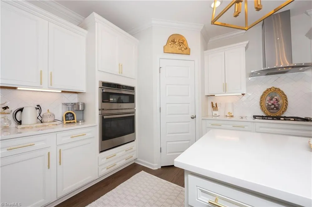 6249 Finch Meadow Court Clemmons, NC 27012