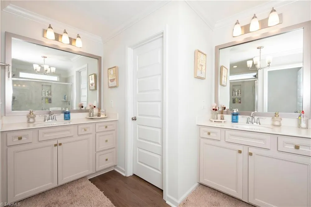 6249 Finch Meadow Court Clemmons, NC 27012