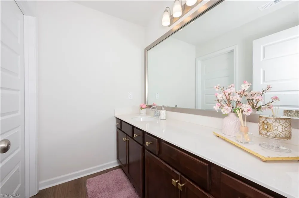 6249 Finch Meadow Court Clemmons, NC 27012