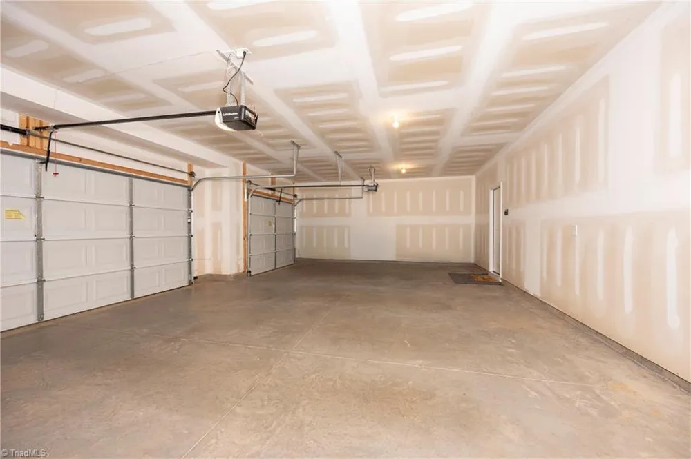 6249 Finch Meadow Court Clemmons, NC 27012