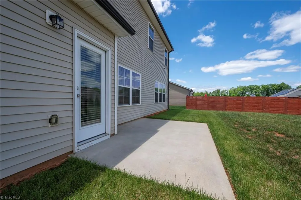 6249 Finch Meadow Court Clemmons, NC 27012