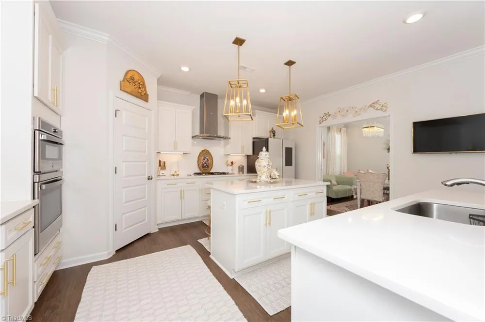 6249 Finch Meadow Court Clemmons, NC 27012