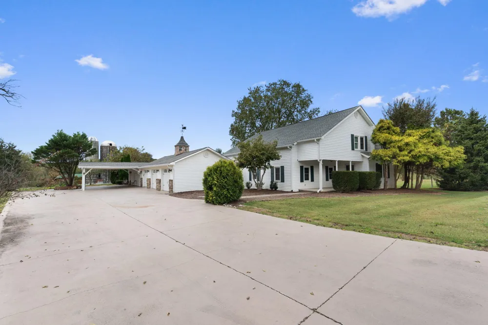 852 County Road 422 Englewood, TN 37329