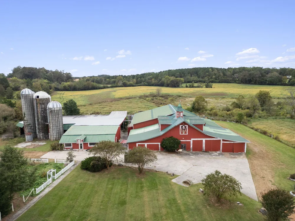 852 County Road 422 Englewood, TN 37329
