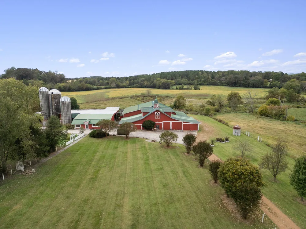 852 County Road 422 Englewood, TN 37329