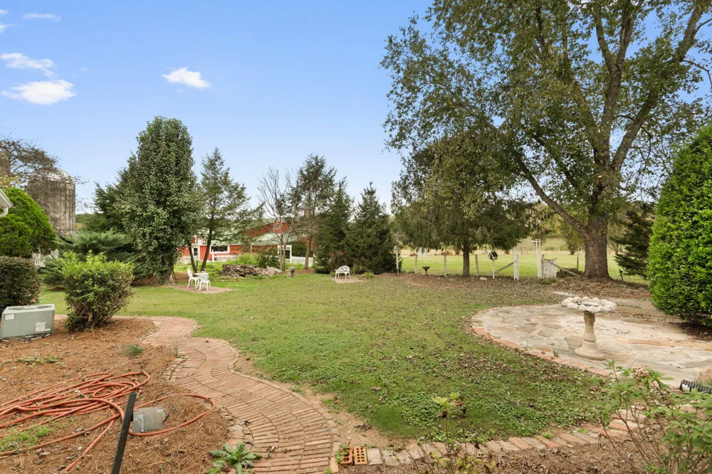 852 County Road 422 Englewood, TN 37329