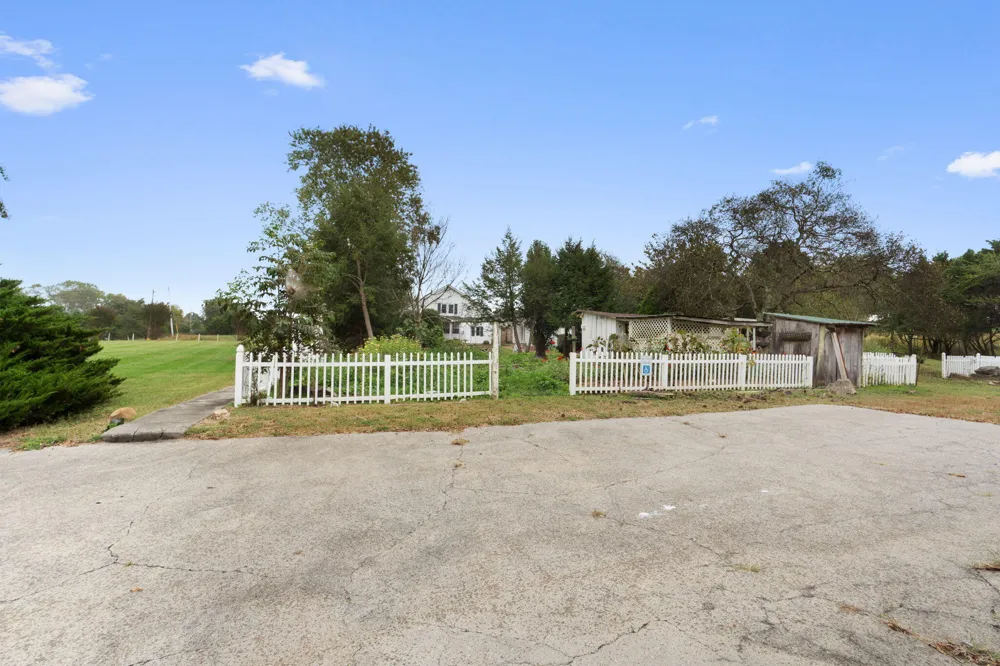 852 County Road 422 Englewood, TN 37329