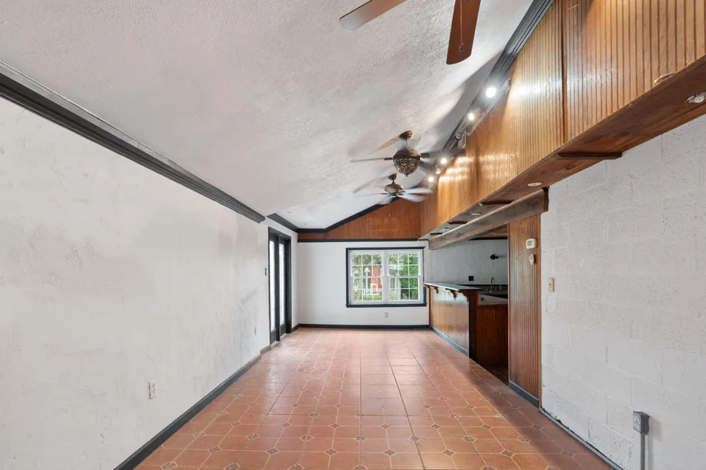 852 County Road 422 Englewood, TN 37329