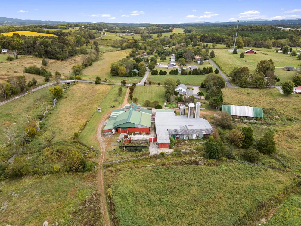852 County Road 422 Englewood, TN 37329