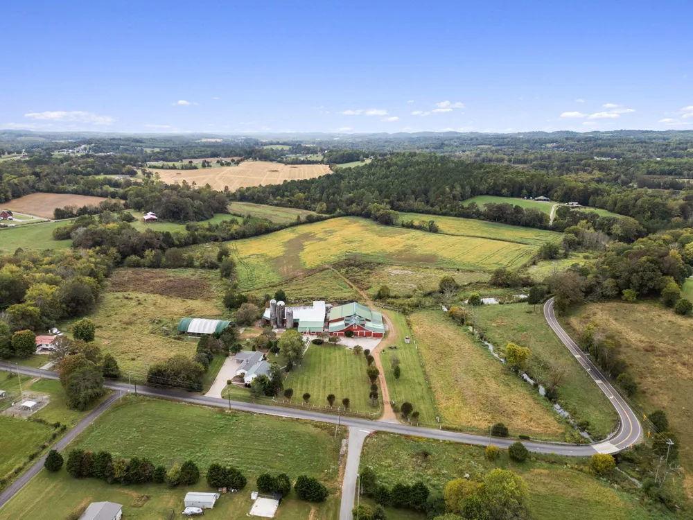 852 County Road 422 Englewood, TN 37329