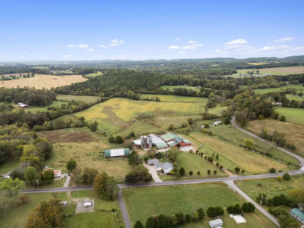 852 County Road 422 Englewood, TN 37329