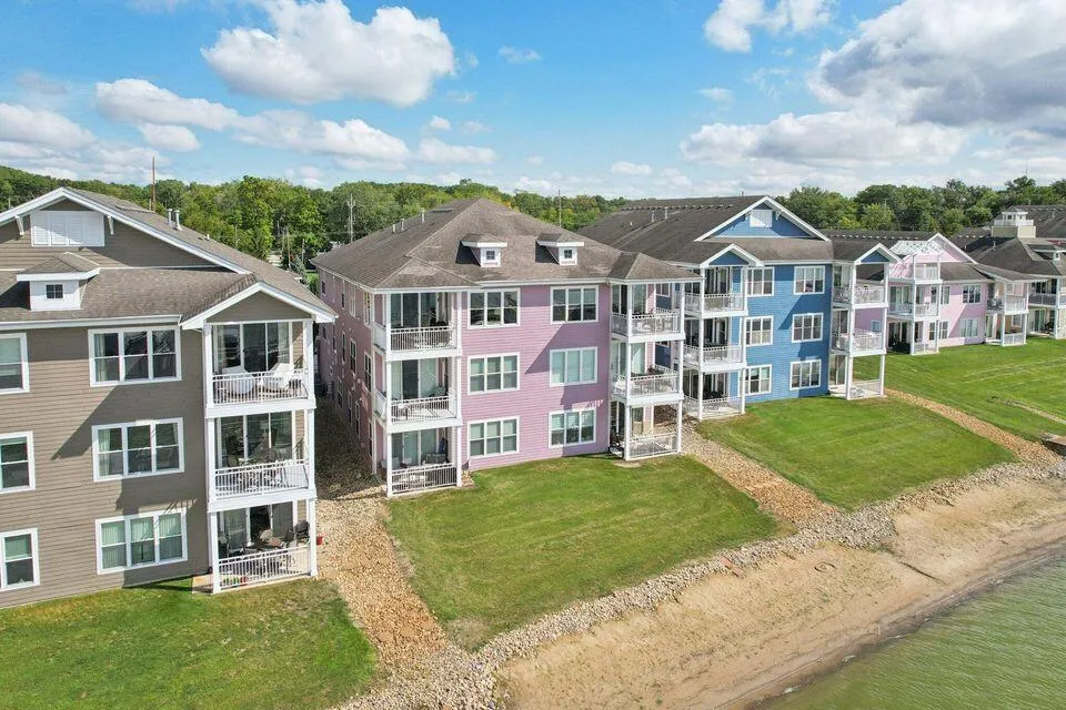 13236 Lake Shore Drive #J-302 Cedar Lake, IN 46303