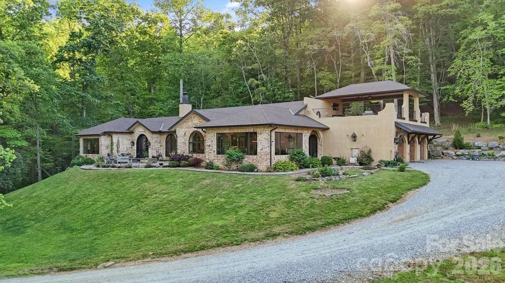 959 & 957 Dave Whitaker Road Horse Shoe, NC 28742