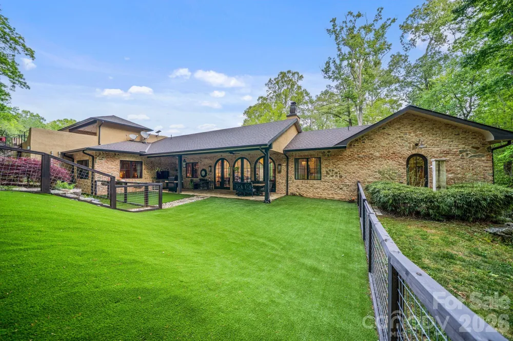 959 & 957 Dave Whitaker Road Horse Shoe, NC 28742