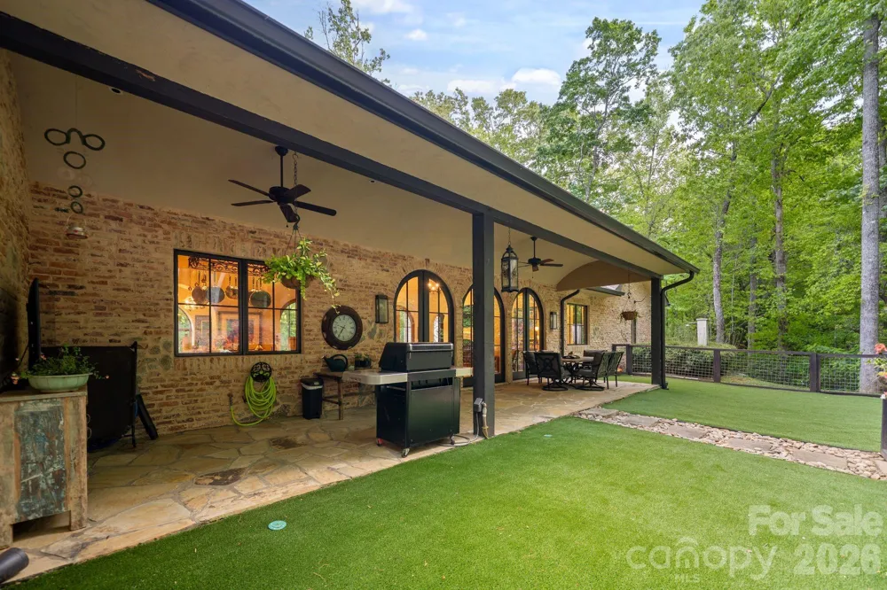 959 & 957 Dave Whitaker Road Horse Shoe, NC 28742