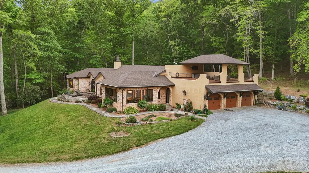 959 & 957 Dave Whitaker Road Horse Shoe, NC 28742