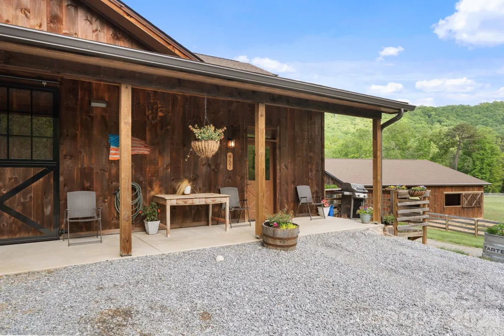 959 & 957 Dave Whitaker Road Horse Shoe, NC 28742