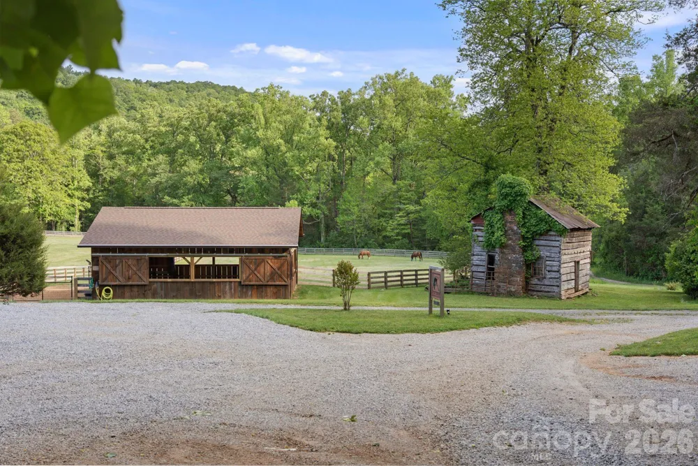 959 & 957 Dave Whitaker Road Horse Shoe, NC 28742