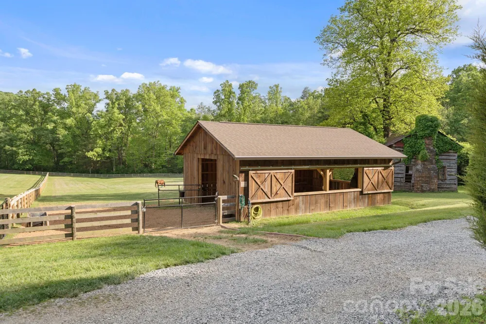 959 & 957 Dave Whitaker Road Horse Shoe, NC 28742