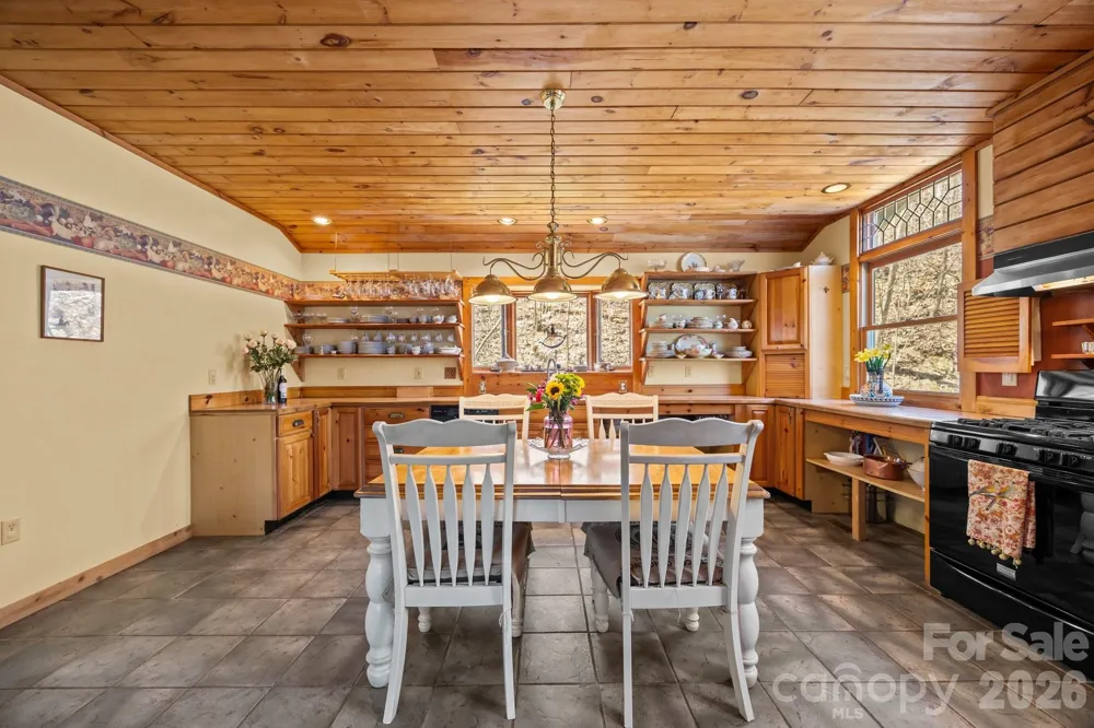 63 Chestnut Forest Road Fairview, NC 28730
