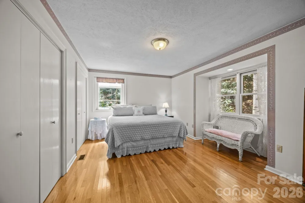 63 Chestnut Forest Road Fairview, NC 28730