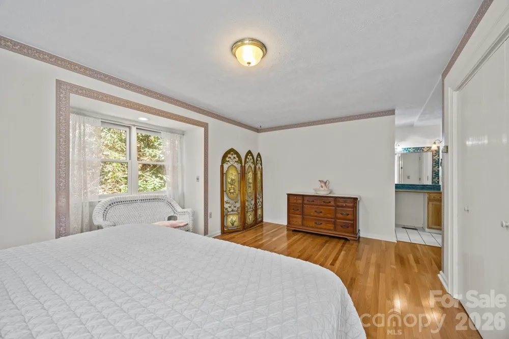 63 Chestnut Forest Road Fairview, NC 28730