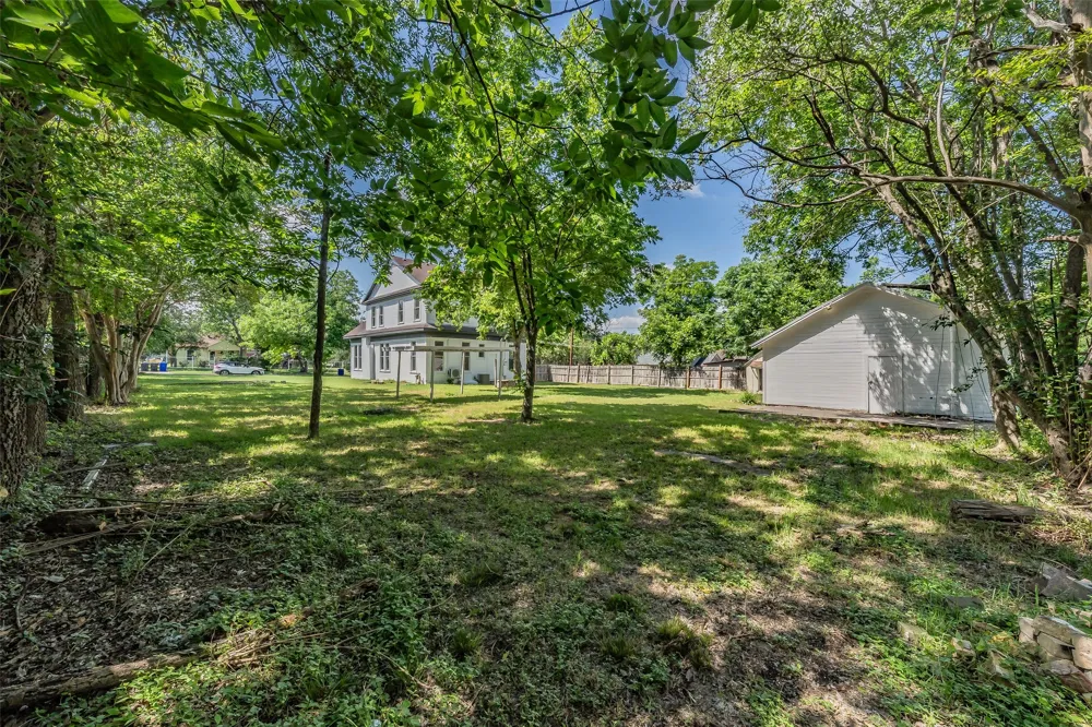 2700 Grim Avenue Waco, TX 76707