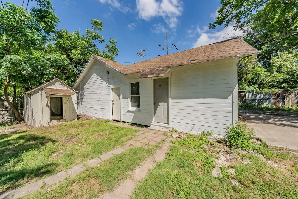 2700 Grim Avenue Waco, TX 76707