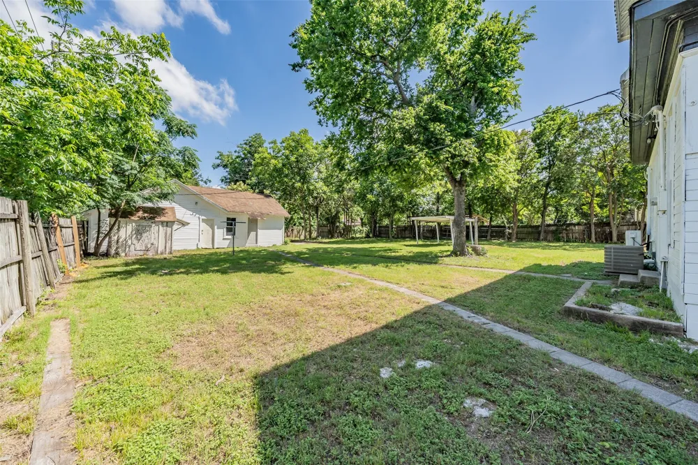 2700 Grim Avenue Waco, TX 76707