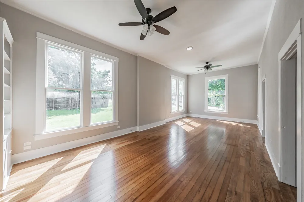 2700 Grim Avenue Waco, TX 76707