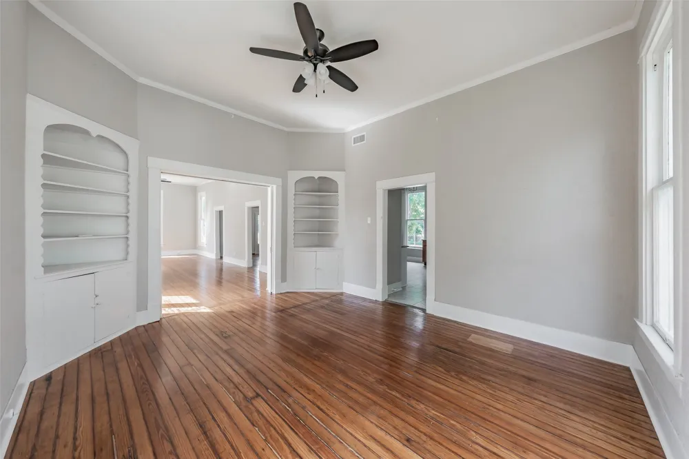 2700 Grim Avenue Waco, TX 76707