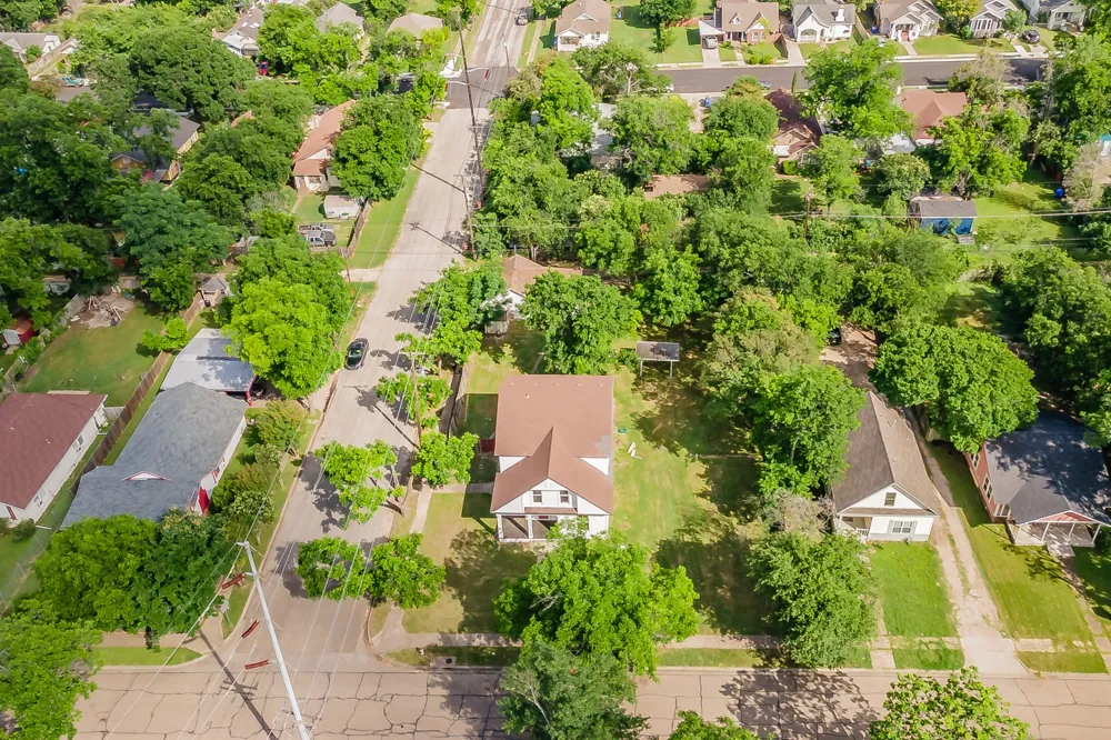 2700 Grim Avenue Waco, TX 76707