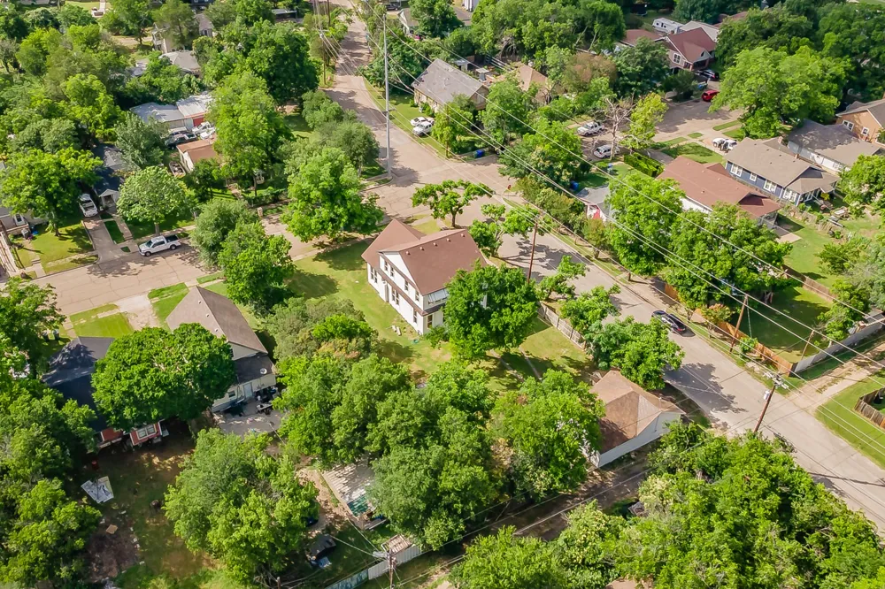 2700 Grim Avenue Waco, TX 76707