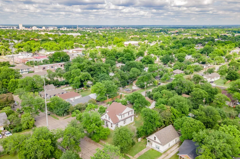 2700 Grim Avenue Waco, TX 76707